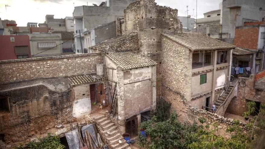 Restos de la torre árabe del siglo XI de Riba-roja de Túria.