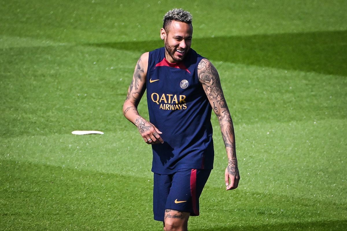 Neymar publica foto con nueva camiseta PSG en medio de rumores sobre  posible partida