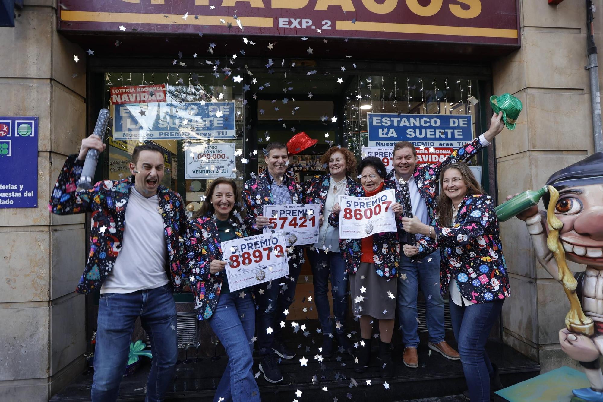 EN IMÁGENES: Asturias celebra una jornada de Lotería de Navidad con más de 4 millones en premios muy repartidos