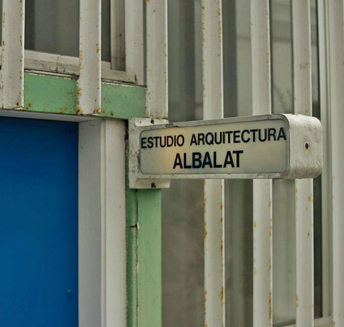 Cartel del estudio de Albalat en la Ciudad Vieja. | // CEDIDA