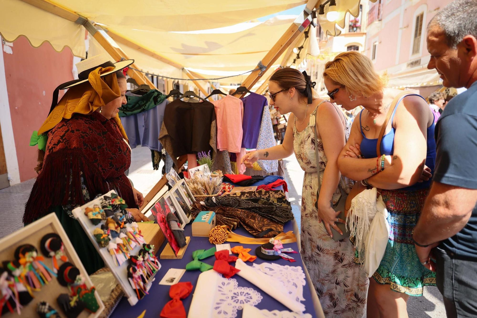 Compras de último día en la feria Eivissa Medieval