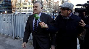 Bárcenas señala a Cospedal.