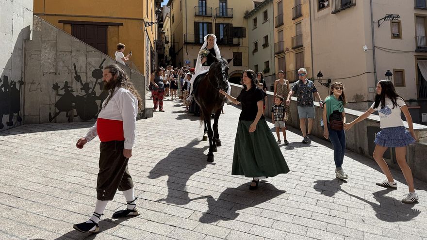 Cavalls i rucs desfilen per Berga en l’acte central  de la Festa del Elois
