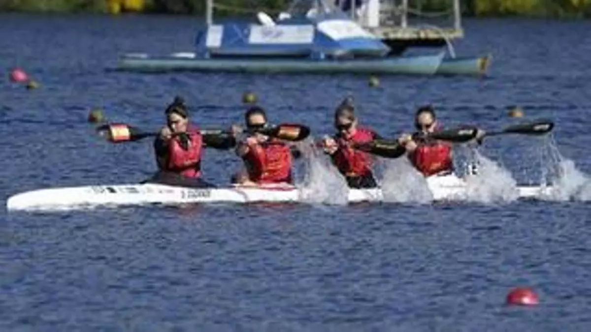 Las asturianas Sara Ouzande y Lucía Val, oro con el K-4 español en la Copa del Mundo de piragüismo