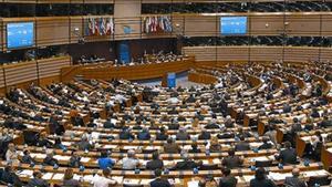 Votación durante una sesión plenaria del Parlamento Europeo en Bruselas.
