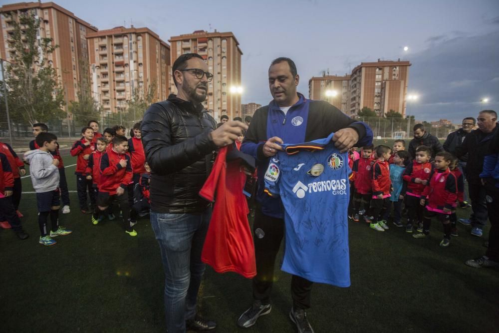 El entrenador alicantino del Getafe regresa 40 años después al campo de Tómbola en el que empezó a jugar