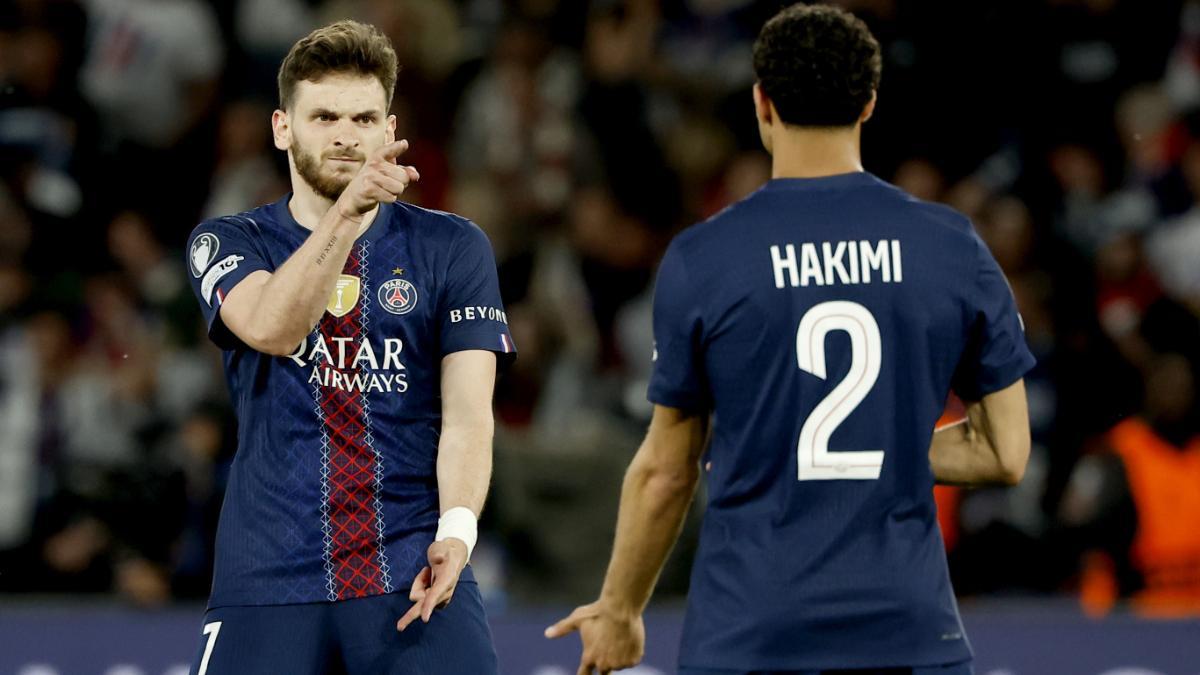 Khvicha Kvaratskhelia celebra si tanto ante el Bayern