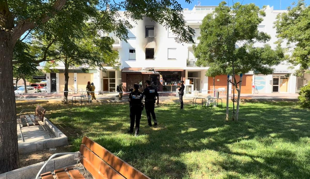 Desalojan un edificio de La Vileta por un incendio en una primera planta