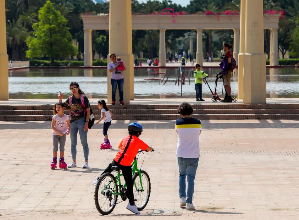 Los niños vuelven a llenar parques y calles