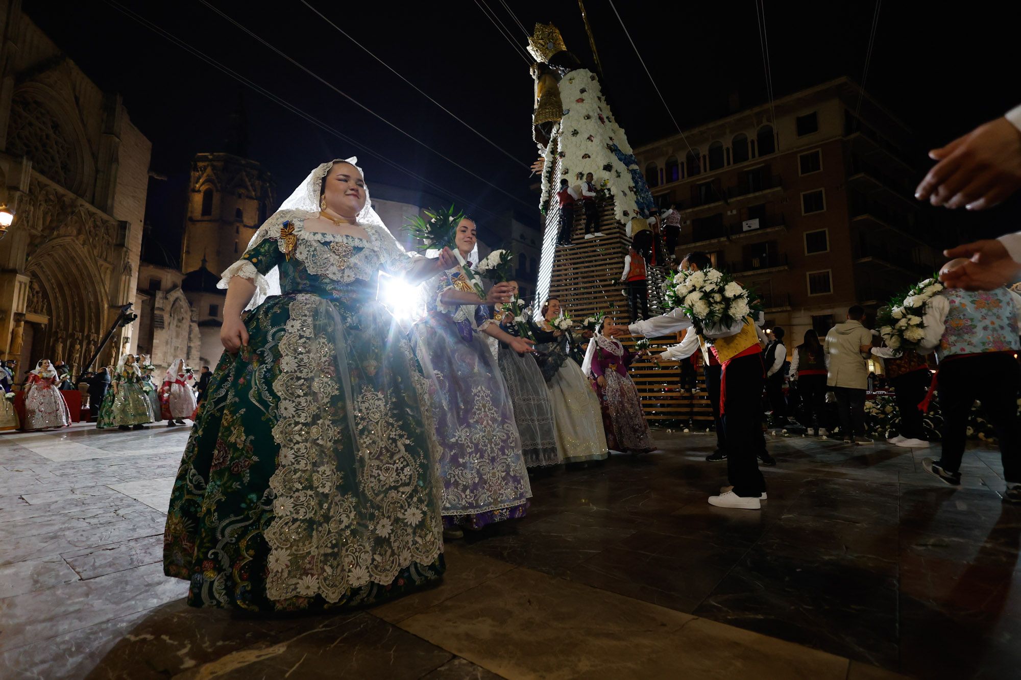 Todas las fotos de la Ofrenda del 17 de marzo por la calle de la Paz de 19:00 a 20:00 horas