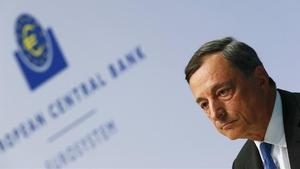 Mario Draghi, durant la conferència de premsa a la seu del BCE a Frankfurt.