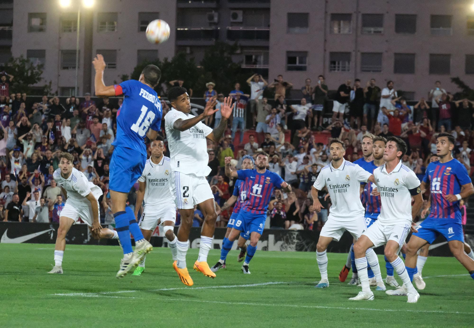 Las mejores imágenes del partido del Eldense - Real Madrid Castilla