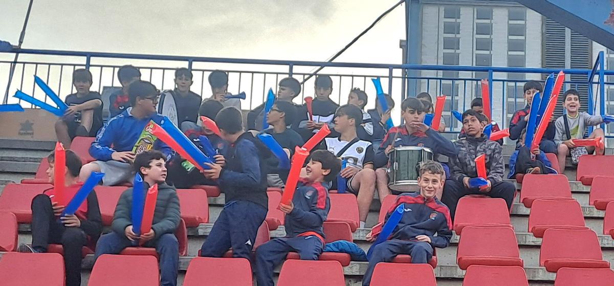 Gran ambiente en el Municipal con motivo de la ida de la semifinal de La Nostra Copa