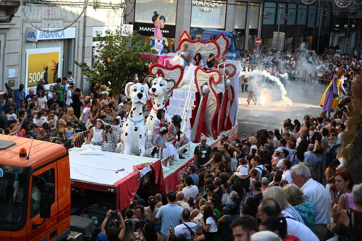 El desfile de la Batalla de las Flores de Pontevedra, en imágenes El desfile de la Batalla de las Flores de Pontevedra, en imágenes