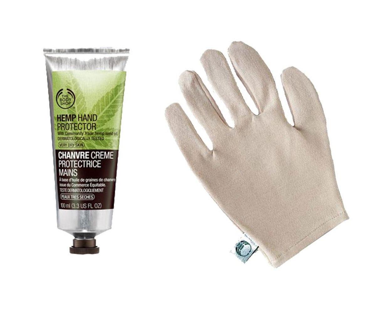 07. Envuelve tus manos en una buena crema y cúbrelas con fil osmótico o guantes de algodón.