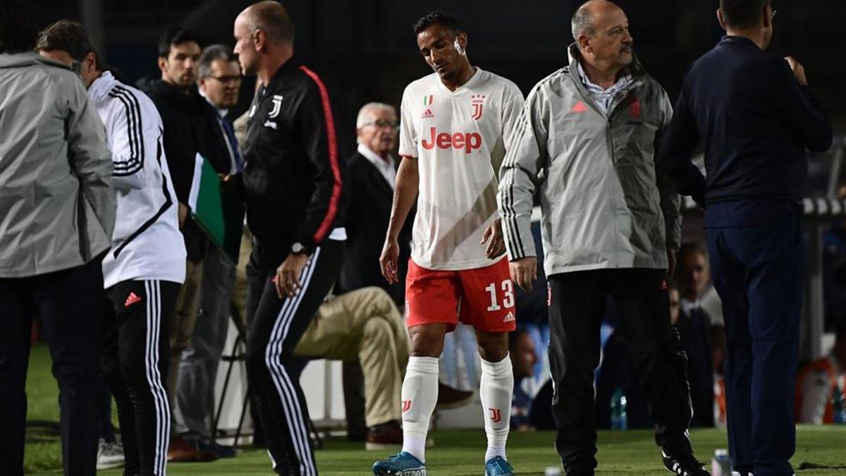 Danilo se retiró lesionado del duelo entre Brescia y Juventus