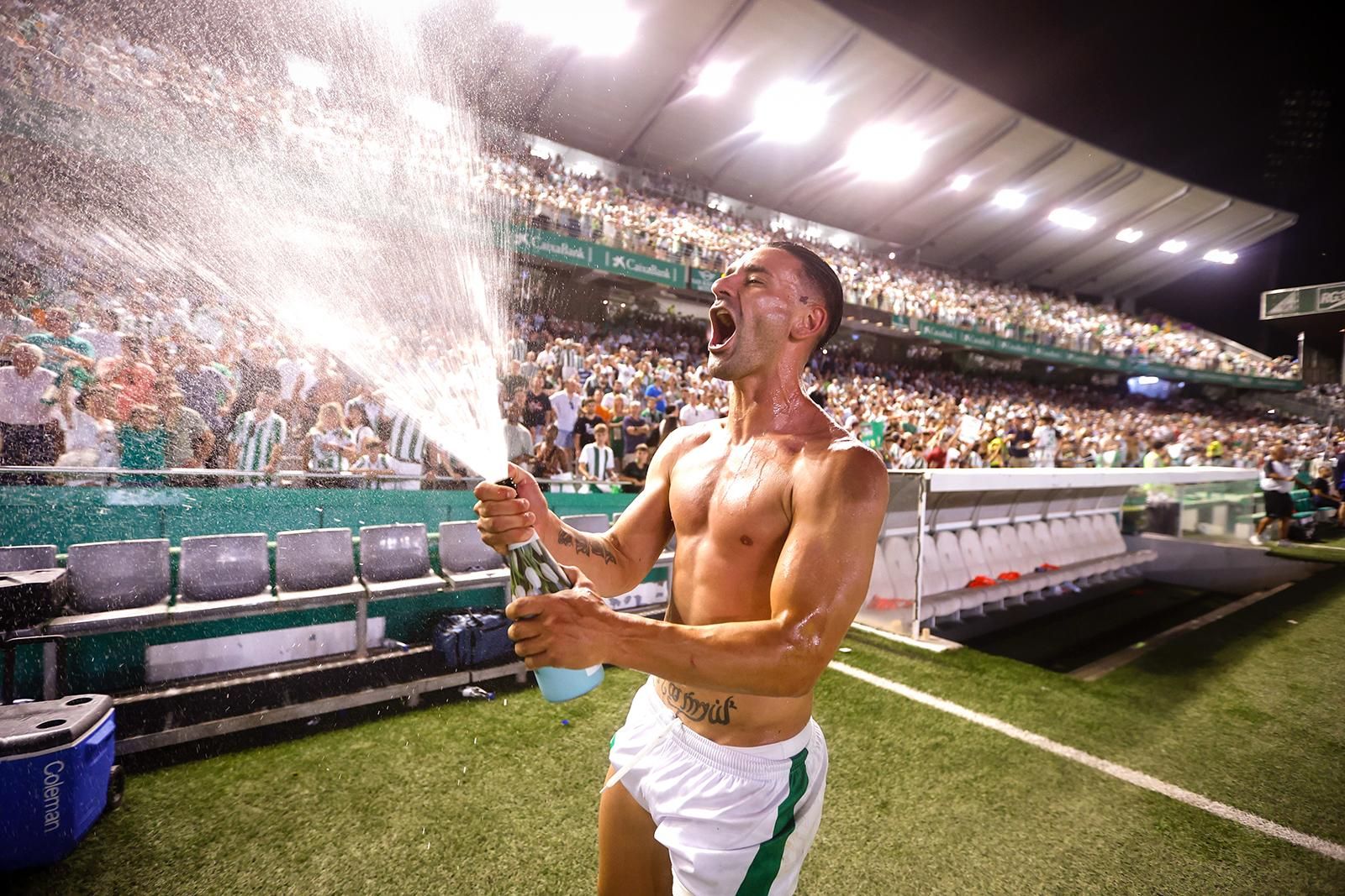 El Córdoba CF vuelve a Segunda / Las mejores imágenes de una noche para la historia