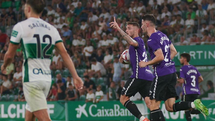 Antonio Casas celebra su gol en la visita al Elche de la primera vuelta de Liga.
