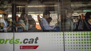 El Govern millora les freqüències de 13 línies de bus interurbà