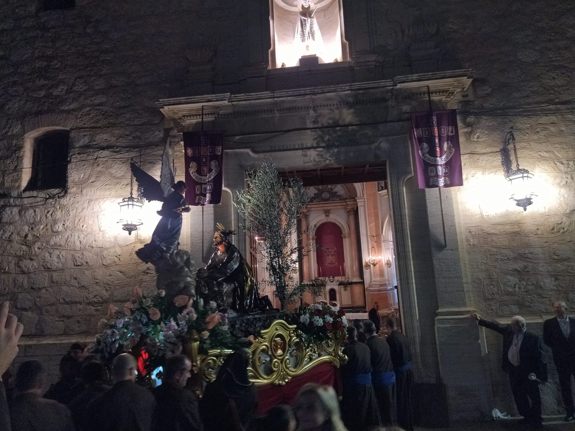 Devoción en Pego en la procesión de la Pasión de Jesús