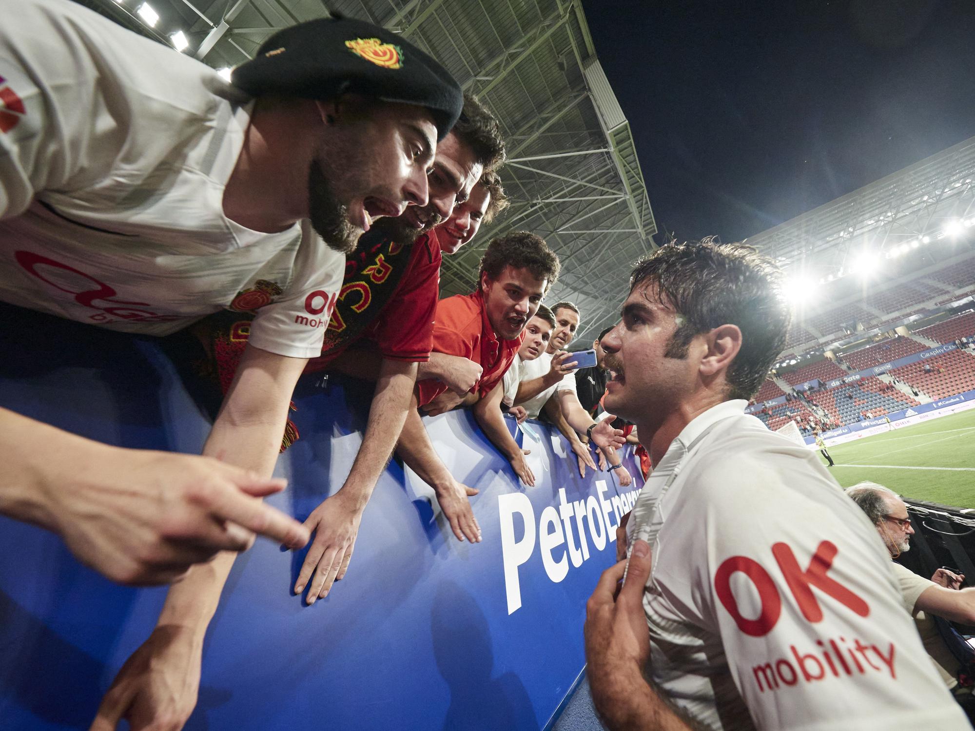 Osasuna-RCD Mallorca: Las fotos de la alegría desatada de los jugadores del Mallorca al conseguir la permanencia