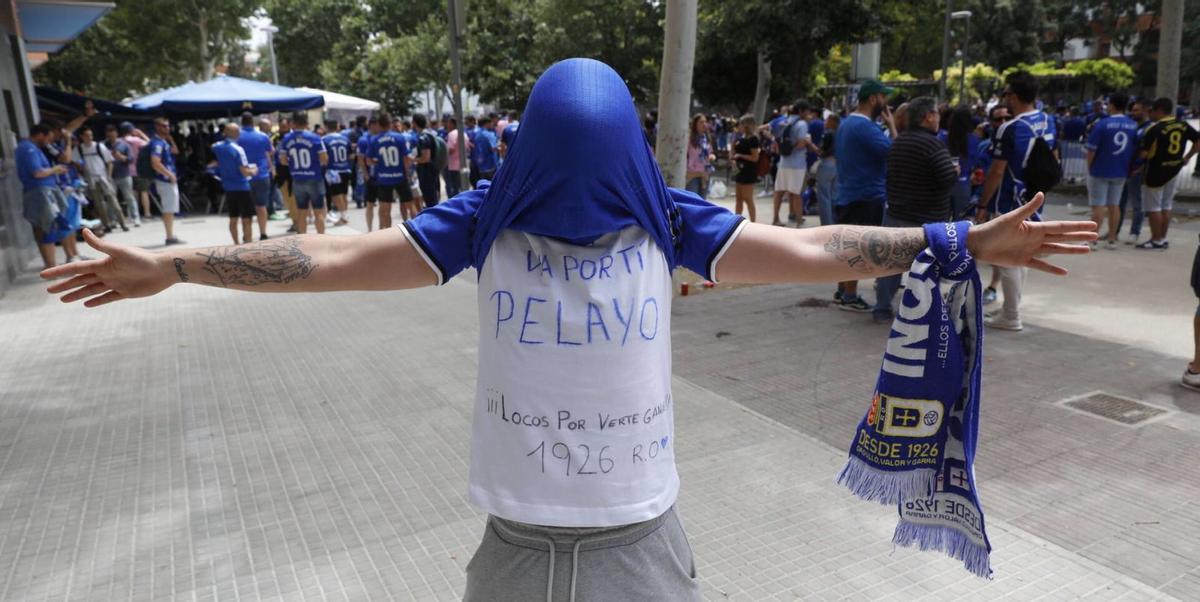 Viti Valdés, con la camiseta en homenaje a Pelayo Novo. | Marcos León  