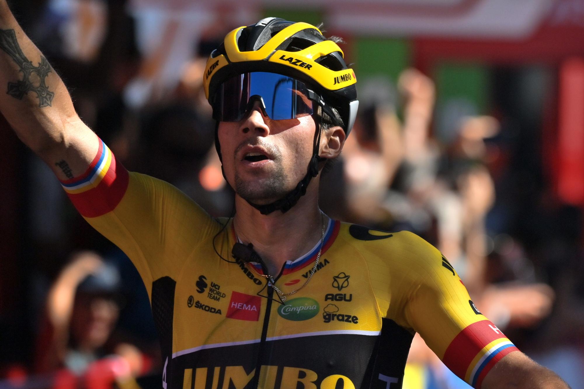 Primoz Roglic celebra su victoria en la cuarta etapa de La Vuelta 2022