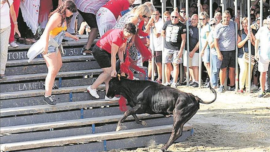 Las mujeres de Peñíscola abren la agenda taurina en su día señalado