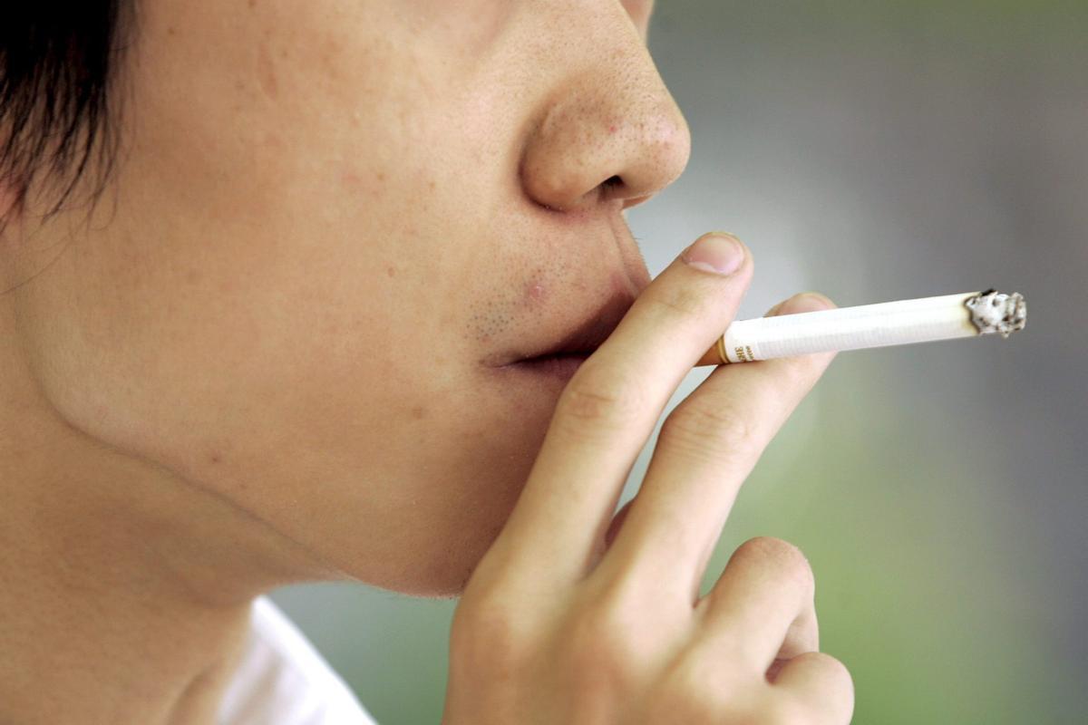 Nofumadores pide que España siga al Reino Unido en la prohibición de venta de tabaco