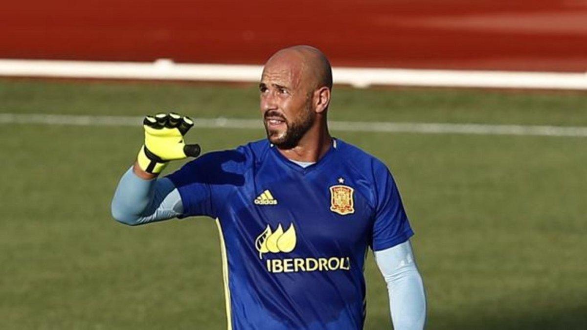 Pepe Reina la lía en Twitter y recibe una contestación de un colaborador de 'El Chiringuito'