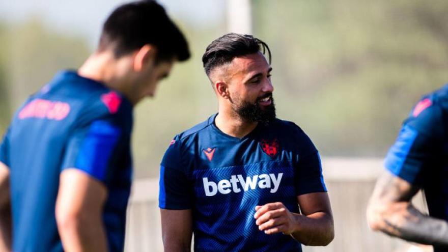 Ivi, entrenando esta pretemporada | Levante UD