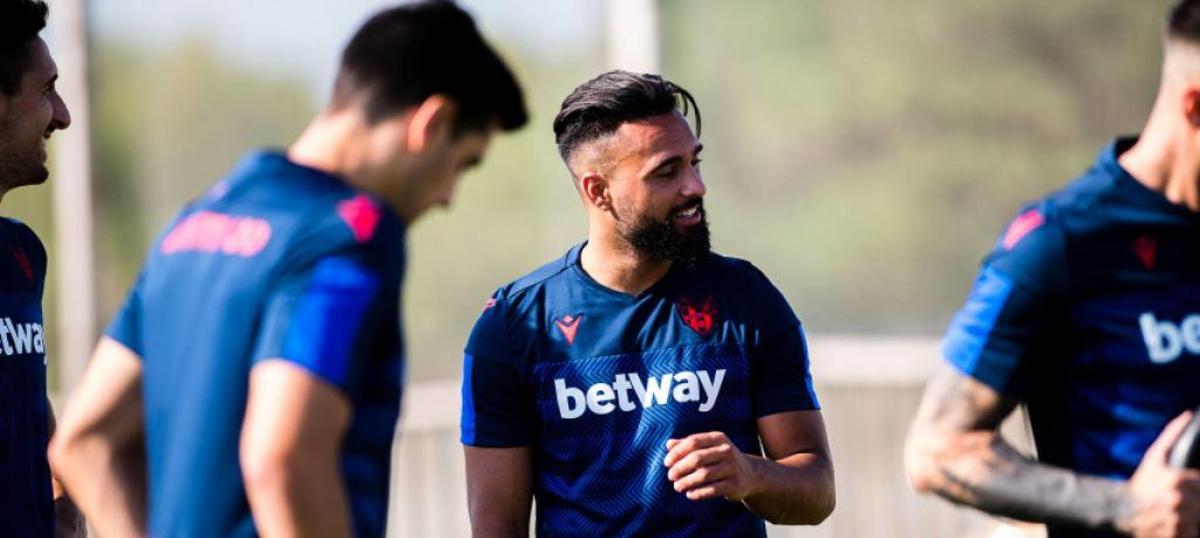 Ivi, entrenando esta pretemporada | Levante UD