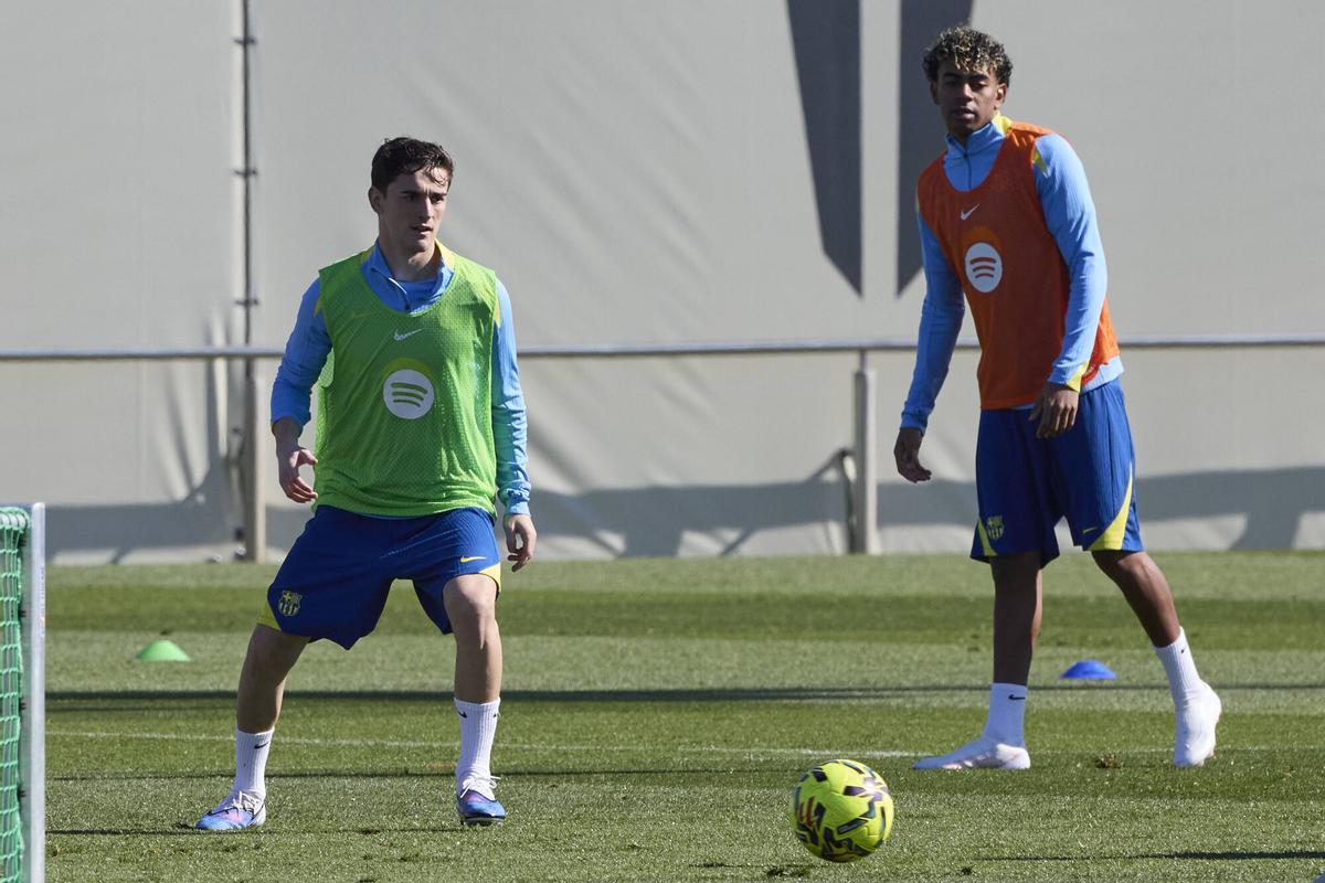 Gavi y Lamine Yamal, en el entrenamiento de este sábado,