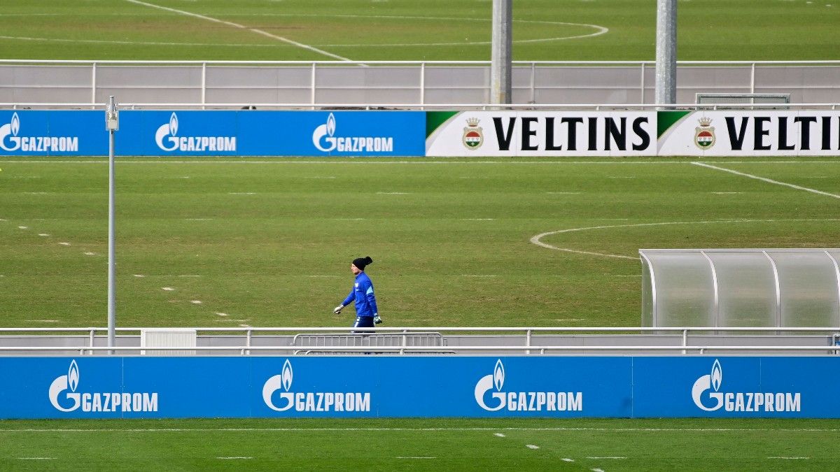 La publicidad de Gazprom, en un campo de fútbol