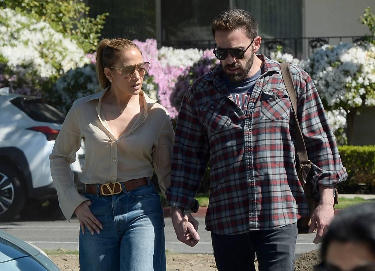 Jennifer Lopez y Ben Affleck de la mano
