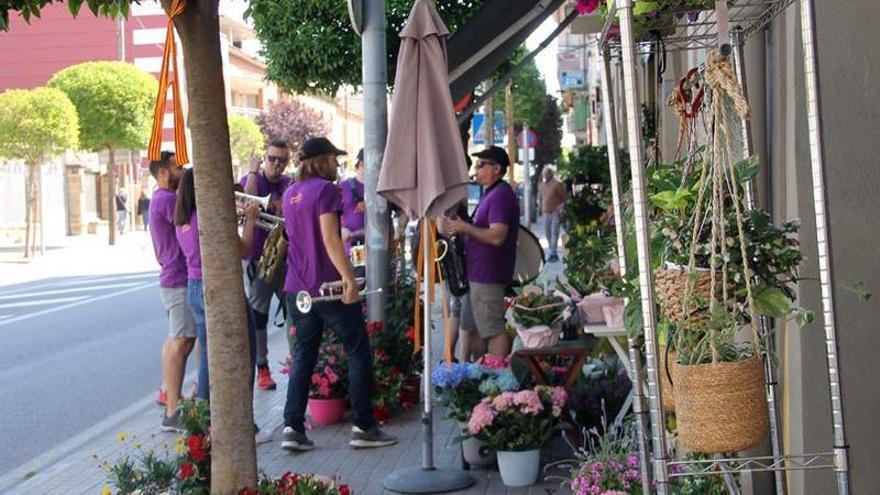 El comerç de Sant Fruitós de Bages omple els carrers amb una matinal de descomptes i promocions