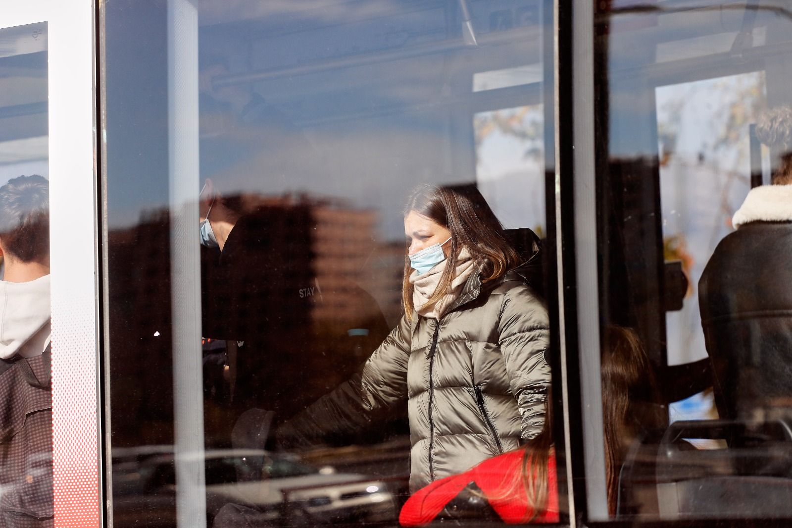 Último día con mascarilla en el transporte público