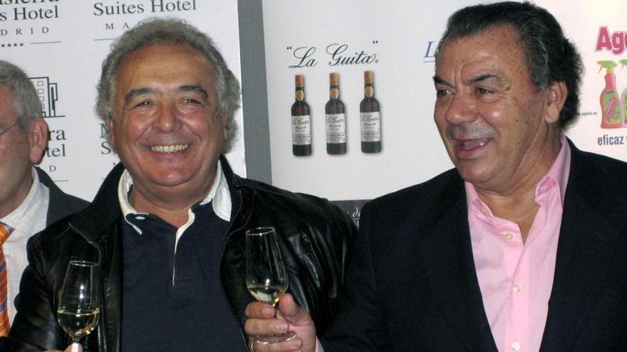 Una imagen de archivo del dúo sevillano Los del Río, Antonio Romero (i) y Rafael Ruiz.