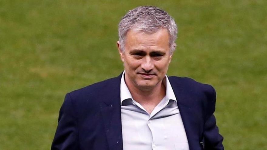 Mourinho: &quot;Volveré a entrenar el 30 de junio&quot;