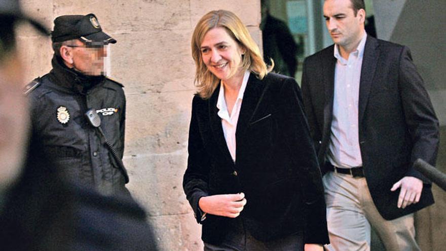 Imagen de la Infanta saliendo de declarar ante el juez José Castro.