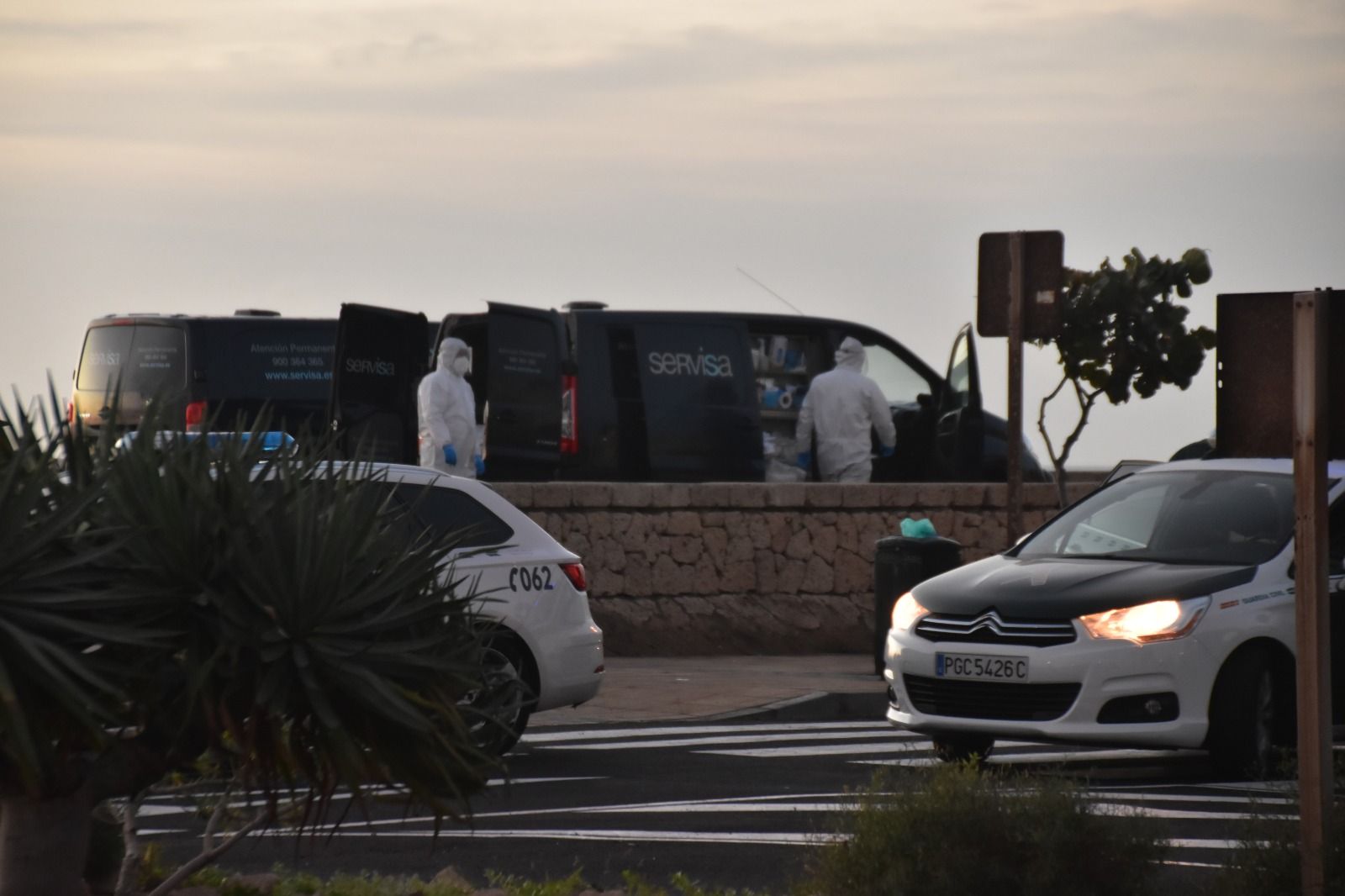 Cuatro fallecidos a bordo de un cayuco en una playa de Tenerife