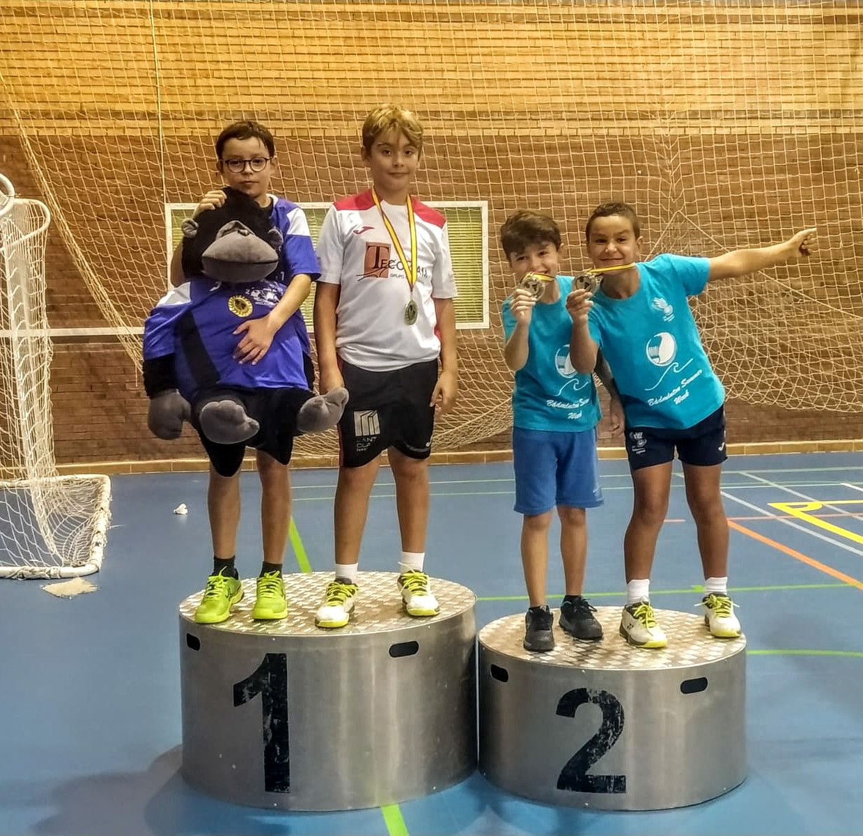 Integrantes del Bádminton Zamora, en el podio