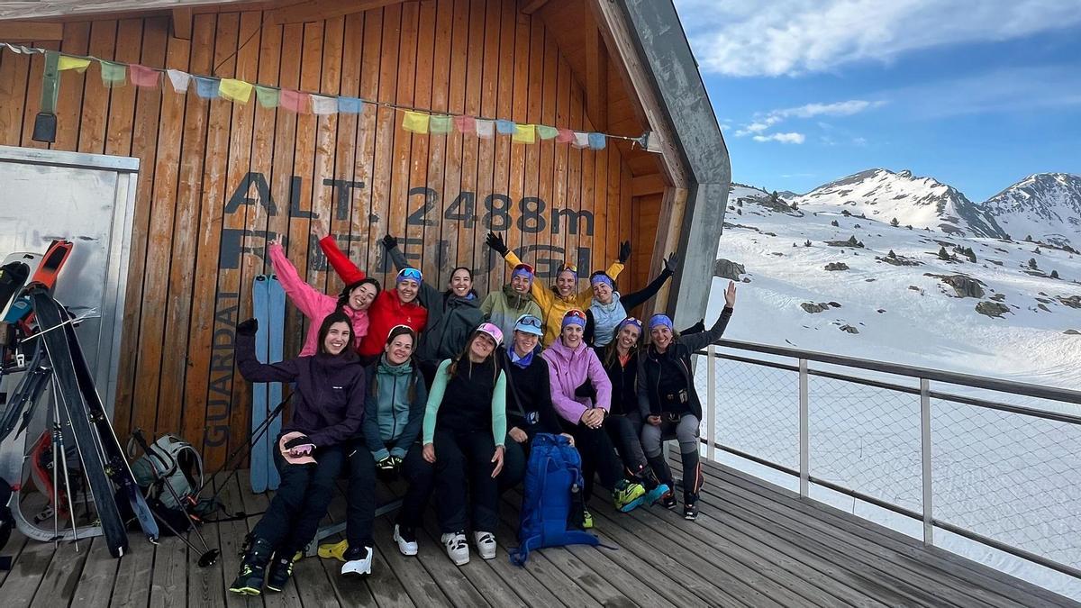 Membres de The Peak Club en una de les excursions que organitza aquesta comunitat exclusivament femenina