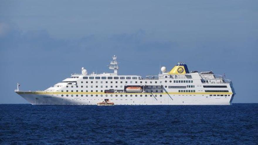 El ´Hamburg´, el último crucero en llegar a Formentera esta temporada.