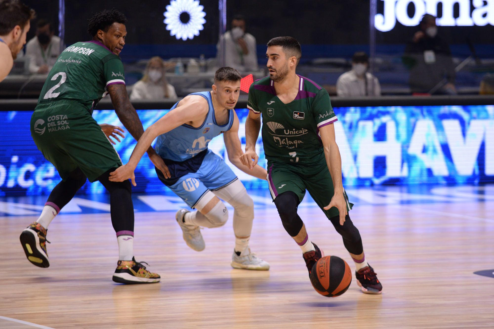 Las imágenes de la victoria del Unicaja sobre el Movistar Estudiantes en el Carpena