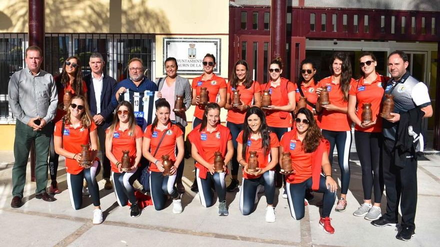 Alhaurín de la Torre estrecha lazos con el Rincón Fertilidad de Balonmano femenino