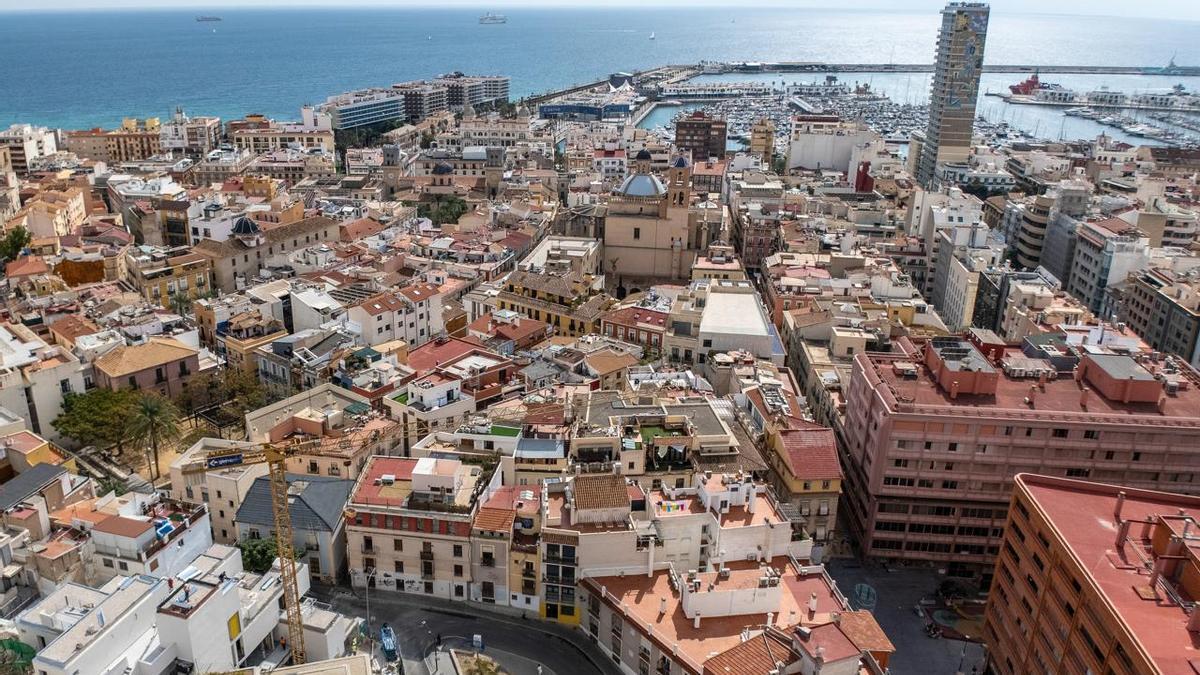 La ciudad de Alicante, vista desde el aire en una imagen de octubre de 2025.