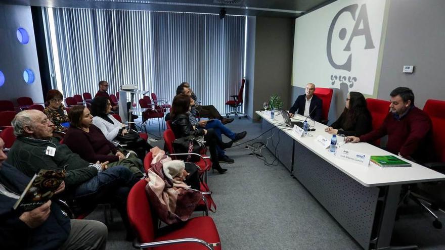 Participantes en la jornada sobre los portales de reserva.