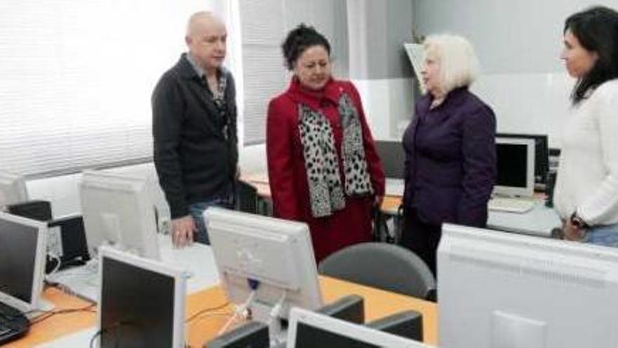 Concejales y representantes del colegio visitaron ayer el centro de formación José Tovar.