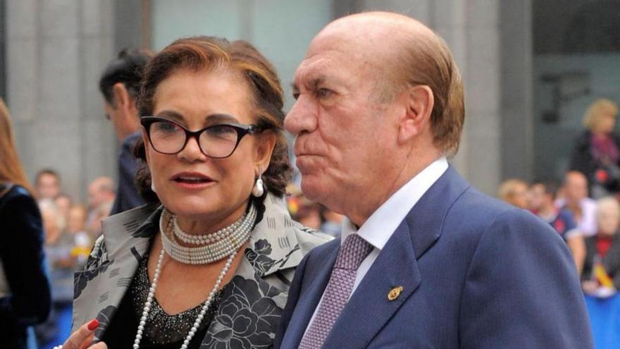 Antonio Suárez y María Luisa Gutiérrez, en la entrega de los premios "Príncipe" en 2014.